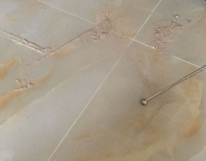 信阳瓷砖空鼓维修公司分享粘合剂选择不当在瓷砖铺贴过程中可能导致以下问题