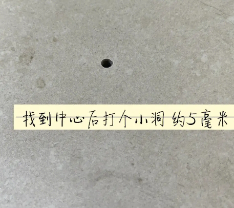 信阳瓷砖空鼓维修公司专业解答在瓷砖铺贴过程中，如果砂料搅拌不均匀，将会带来以下问题